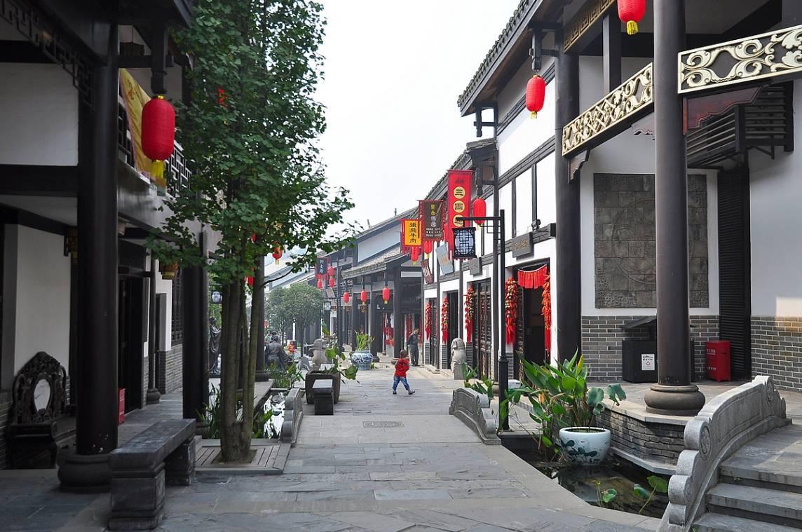 当知道初恋女友生活穷困潦倒时，你会帮忙吗？游戏画面